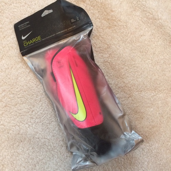 Nike Other - NWT Nike Shin Guards - Youth Large